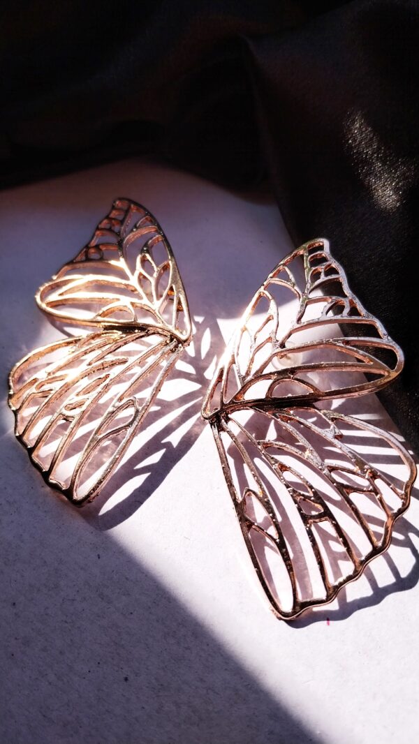 Butterfly stud