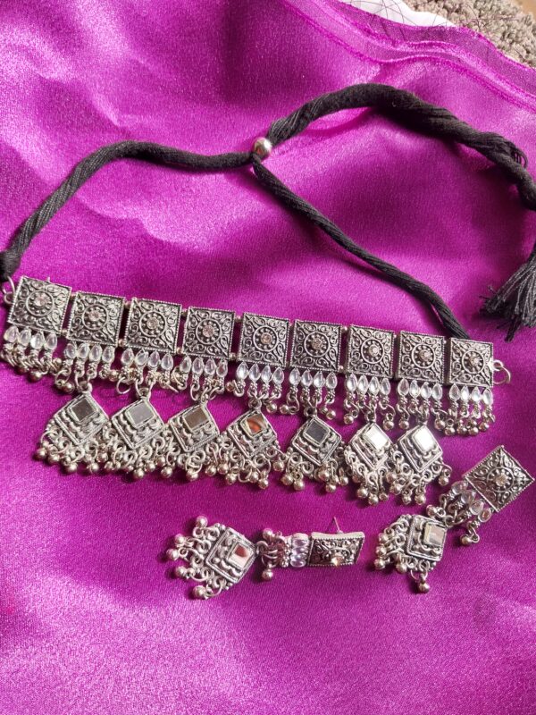 Mirror choker set